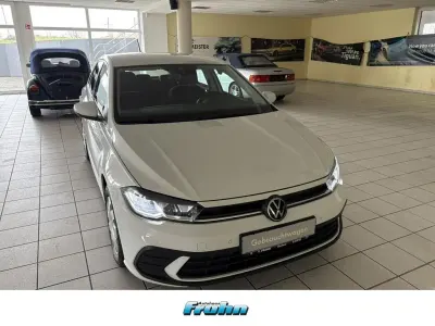 Gebraucht VW Polo Life 95 PS (69 kW) 2023 Purewhite (weiß) Kleinwagen