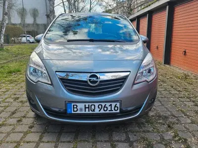 Używany Opel Meriva Edition 101 KM (74 kW) 2011 Szary Minivan