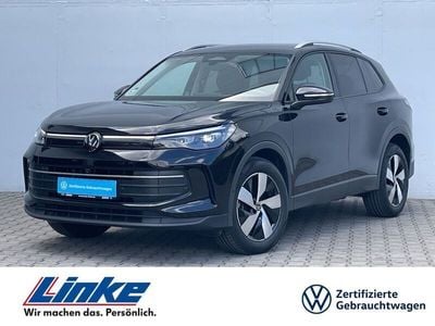 Deep black perleffekt Gebraucht 2024 VW Tiguan Life SUV | 37.870 € (Fairer Preis)