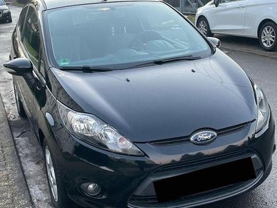 Schwarz Gebraucht 2010 Ford Fiesta Trend Limousine | 2.650 € (Fairer Preis)