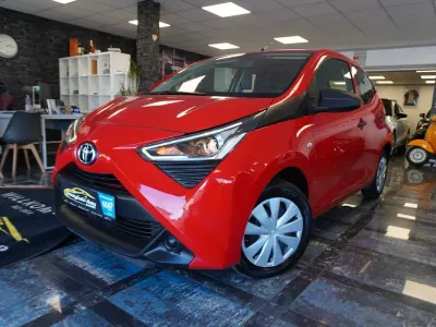 Second-hand Toyota Aygo 72 CP (52 kW) 2021 Roșu Hatchback