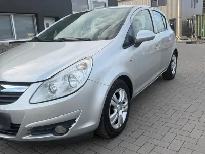 Gebraucht Opel Corsa 85 PS (62 kW) 2010 Silber Kleinwagen