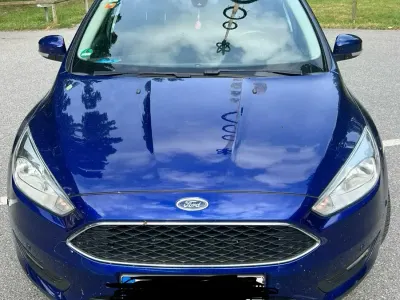 Gebraucht Ford Focus 2014 Blau Limousine