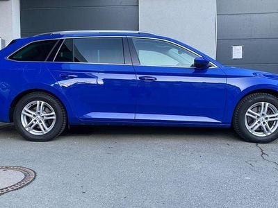 Gebraucht Skoda Superb Premium Edition 190 PS (139 kW) 2020 Blau Kombi