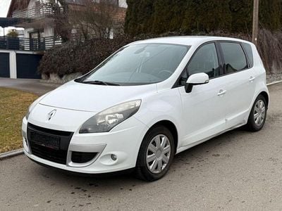 Weiß Gebraucht 2011 Renault Scénic III Dynamique Van / Kleinbus | 2.499 € (Superpreis)