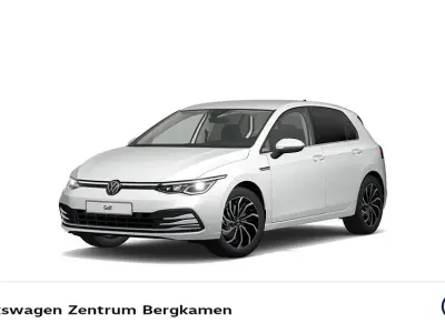 Gebraucht VW Golf VIII Style 190 PS (139 kW) 2022 Pure white Limousine