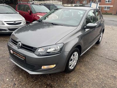 Grau Gebraucht 2013 VW Polo Comfortline Limousine | 7.490 € (Teuer)