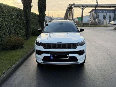Weiß Gebraucht 2022 Jeep Compass SUV | 25.499 € (Guter Preis)