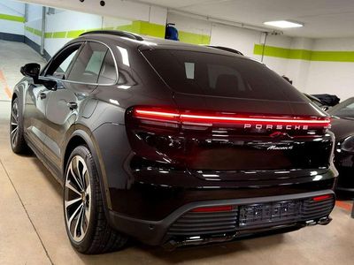 Neu Porsche Macan 300 kW (408 PS) 2026 Tiefschwarz metallic SUV