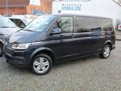 Usata VW Caravelle Comfortline 150 CV (110 kW) 2024 Blu Furgone