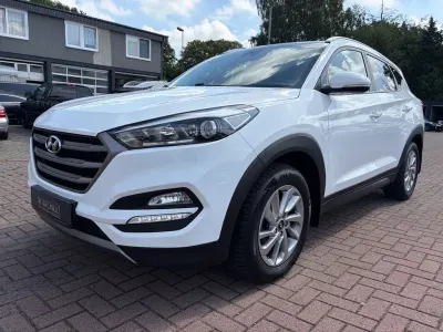 Gebraucht Hyundai Tucson Intro Edition 136 PS (100 kW) 2015 Weiß SUV