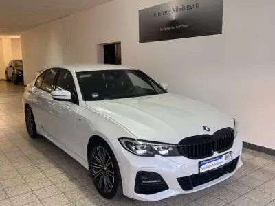 Gebraucht BMW 330 M Sport 265 PS (194 kW) 2019 Mineralweiss metallic Limousine