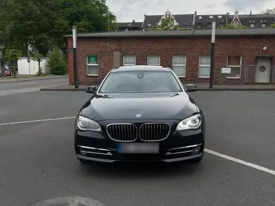 Gebraucht BMW 730L Comfort Edition 258 PS (189 kW) 2015 Schwarz Limousine