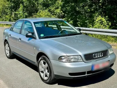 Gebraucht Audi A4 125 PS (91 kW) 1996 Silber Limousine