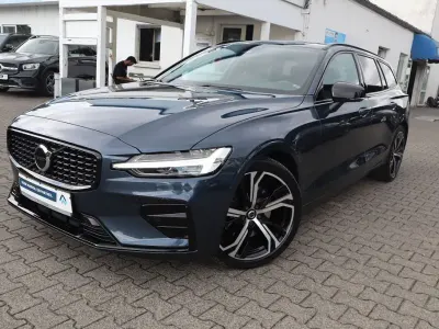Gebraucht Volvo V60 Plus 197 PS (144 kW) 2023 Denim blue Kombi
