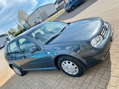 Usata VW Golf IV 102 CV (75 kW) 2001 Andere farben Utilitaria