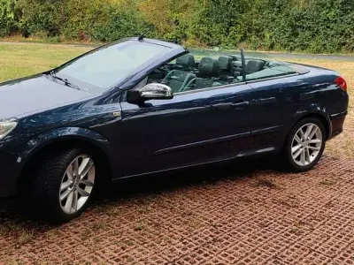 Gebraucht Opel Astra Edition 140 PS (102 kW) 2007 Grau Cabrio