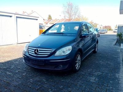 Usado Mercedes B200 136 HP (100 kW) 2006 Azul Monovolume
