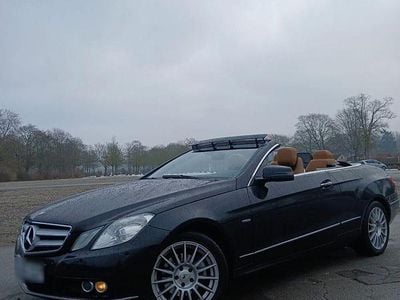 Gebraucht Mercedes E250 Avantgarde 204 PS (150 kW) 2010 Schwarz Cabrio
