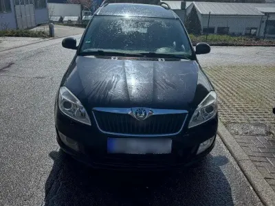 Gebraucht Skoda Roomster Family 75 PS (55 kW) 2013 Schwarz Van / Kleinbus