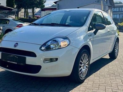 Gebraucht Fiat Punto Young 69 PS (50 kW) 2014 Colore esterno (bianco divino) Kleinwagen