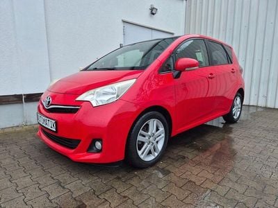 Rot Gebraucht 2011 Toyota Verso-S Club Van / Kleinbus | 5.999 € (Fairer Preis)
