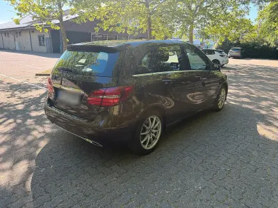 Gebraucht Mercedes 200 136 PS (100 kW) 2019 Braun Kombi