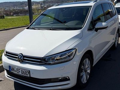 Gebraucht VW Touran Highline 150 PS (110 kW) 2021 Weiß Van / Kleinbus