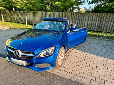 Gebraucht Mercedes C180 156 PS (114 kW) 2017 Blau Cabrio