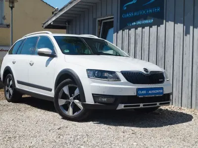Gebraucht Skoda Octavia Scout 4x4 184 PS (135 kW) 2015 Bila moon/moon white Kombi