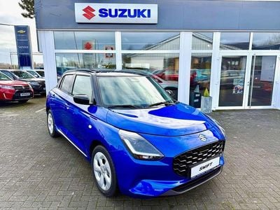 Neu Suzuki Swift Comfort 83 PS (61 kW) 2025 Frontier blue/super black met. Limousine