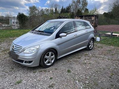 Usata Mercedes 200 139 CV (102 kW) 2006 Argento Berlina