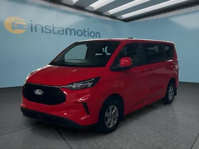 Gebraucht Ford Tourneo 136 PS (100 kW) 2024 Rot Van / Kleinbus