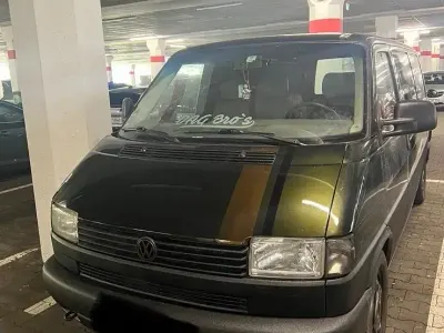 Second-hand VW Transporter 102 CP (75 kW) 2001 Verde Van