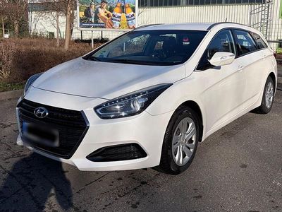 Gebraucht Hyundai i40 Trend 141 PS (103 kW) 2016 Weiß Kombi
