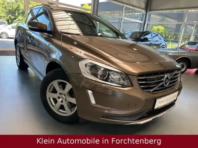 Gebraucht Volvo XC60 Momentum 220 PS (161 kW) 2017 Braun SUV