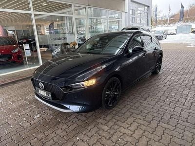 Deep crystal blue (metallic) Gebraucht 2024 Mazda 3 Homura-Line Limousine | 21.990 € (Fairer Preis)