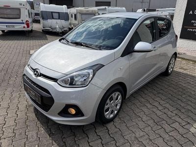 Gebraucht Hyundai i10 Trend 67 PS (49 kW) 2014 Silber Kleinwagen