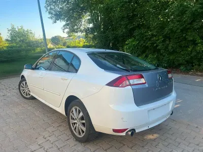 Gebraucht Renault Laguna Coupé 150 PS (110 kW) 2012 Weiß Coupé