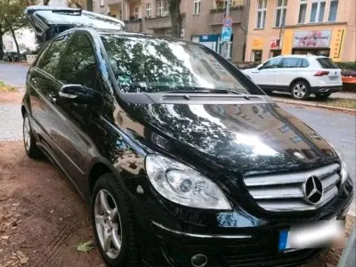 Gebraucht Mercedes 200 116 PS (85 kW) 2007 Schwarz Limousine