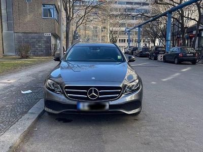 Gebraucht Mercedes E220 194 PS (142 kW) 2017 Grau Kombi