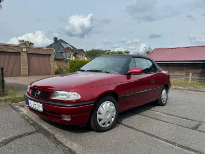 Gebraucht Opel Astra Cabriolet 71 PS (52 kW) 1995 Rot Cabrio