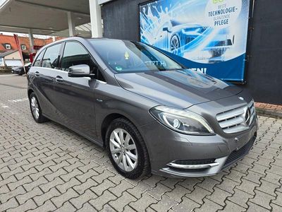 Gebraucht Mercedes B180 109 PS (80 kW) 2012 Grau Van / Kleinbus