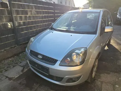 Gebraucht Ford Fiesta 80 PS (58 kW) 2007 Silber Kleinwagen