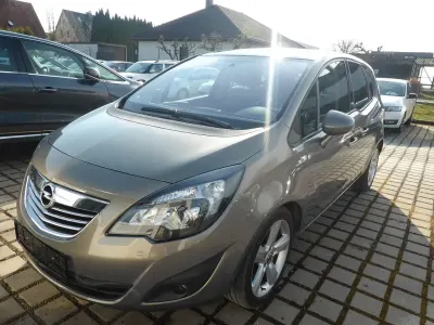 Gebraucht Opel Meriva Innovation 140 PS (102 kW) 2010 Gold Van / Kleinbus