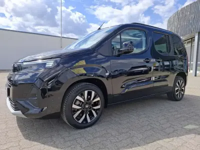 Gebraucht Opel Combo Life 131 PS (96 kW) 2026 Perlschwarz Van / Kleinbus
