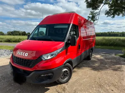 Gebraucht Iveco Daily 136 PS (100 kW) 2021 Rot Van