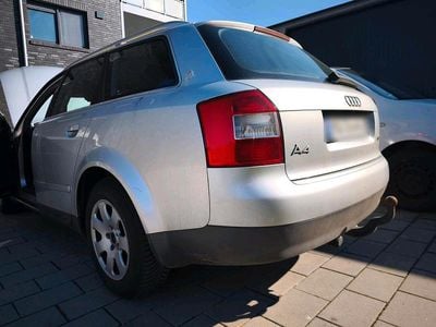 Gebraucht Audi A4 Basis 131 PS (96 kW) 2002 Silber Kombi
