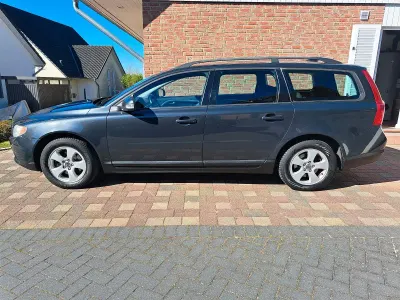 Gebraucht Volvo V70 Kinetic 136 PS (100 kW) 2009 Grau Kombi