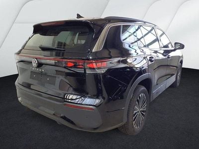 Grenadillschwarz metallic Gebraucht 2025 VW Tayron Life SUV | 40.470 €